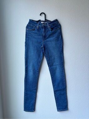 Levi’s High-Rise Skinny Jeans 721
